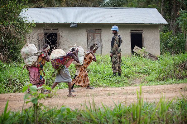 A member of FIB stands guard in the Beni region of the Democratic Republic of the Congo (DRC) where the UN backed the FARDC in an operation (March 2014).
