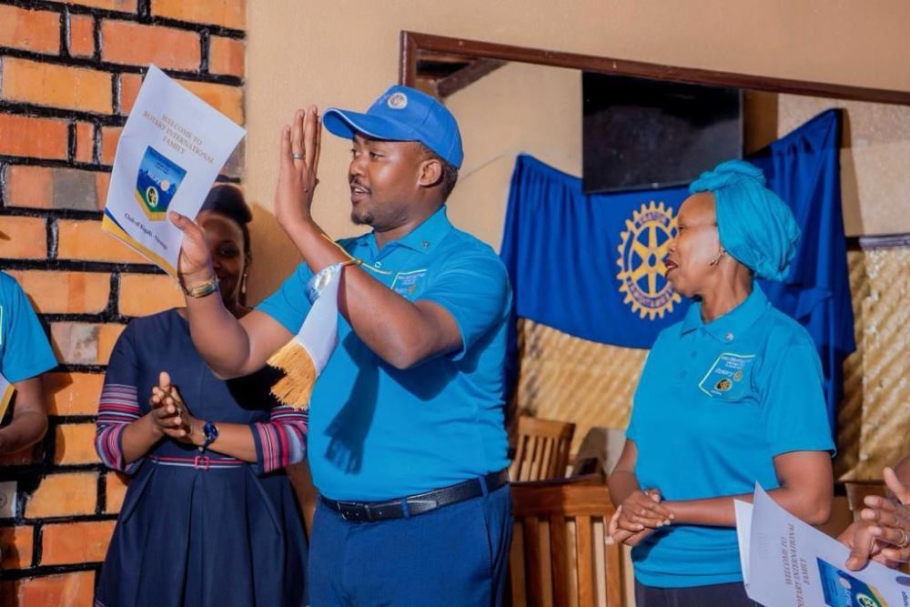 Rtn Andre Kulayigye, the CEO of Britam Insurance also supported by his wife, says that there is nothing you can’t accomplish once your wife stands by you. His Auntie Rtn PP Jolly was very happy finally to receive her son in Rotary Family and pledged utmost support.