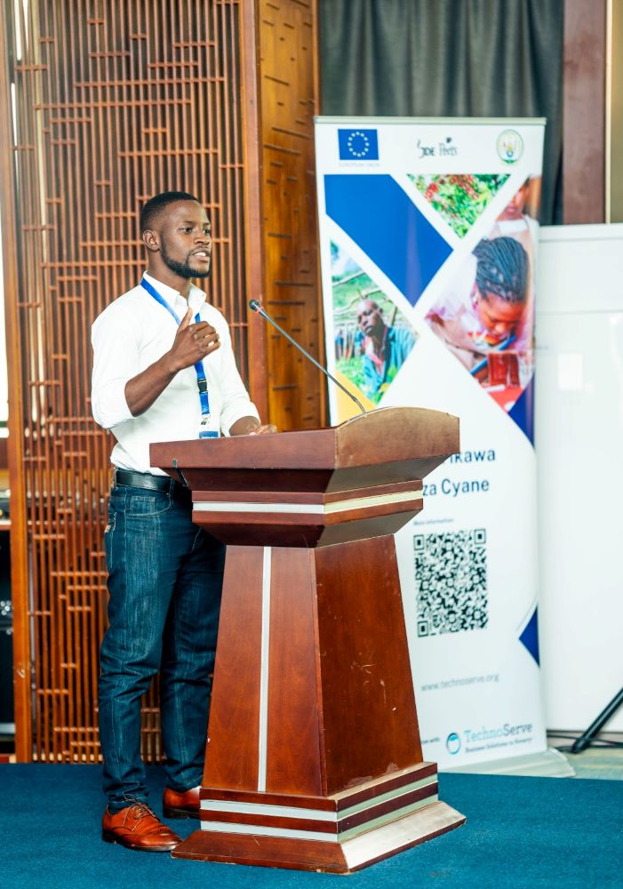 Manasseh Hategekimana, a graduate from IPRC Huye College in crop production, expressed his gratitude for the training he received through TechnoServe and the Coffee Quality Institute.