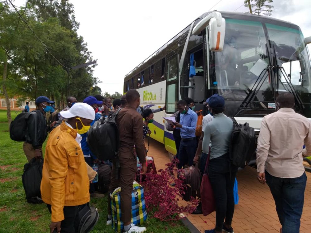 Students from various faculties at the University of Rwanda who had failed to go home as the lockdown have been facilitated to rejoin their families.