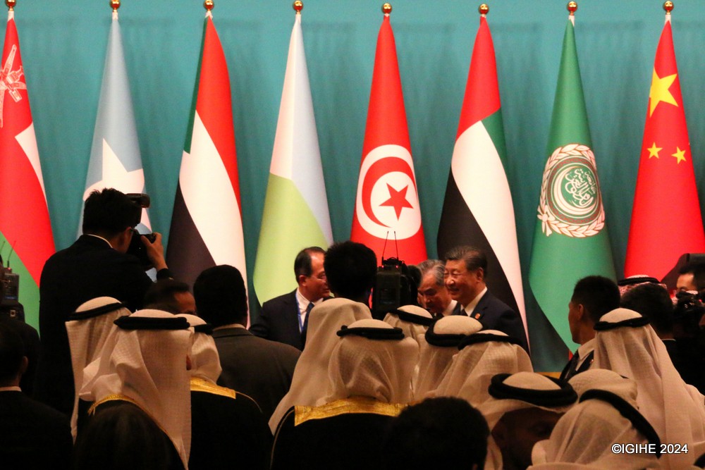President Xi Jinping interacting with Arab leaders following the opening ceremony.