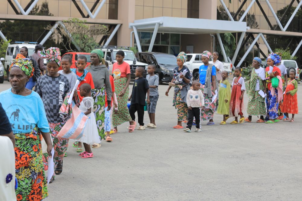 The 326 Rwandan nationals returned on Thursday, October 30, 2025, through the La Corniche border, which connects Rwanda to the DRC.