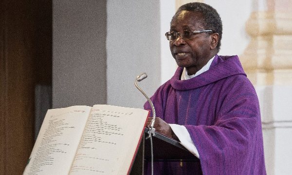 Olivier Ndjimbi-Tshiende reportedly received death threats after publicly condemning criticism of refugees.