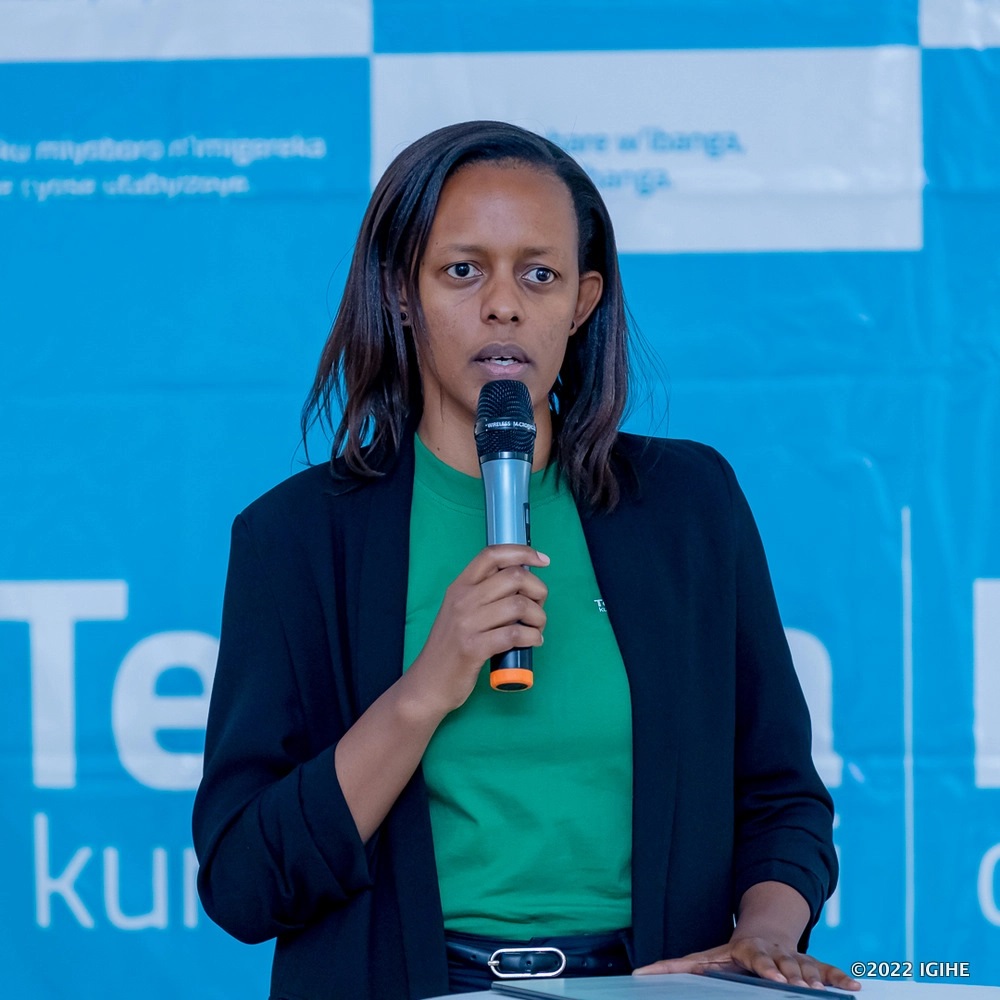 Ghislaine Kayigi, Chief Cybersecurity Standards Officer at NCSA advised residents of Eastern Province to be watchful to curb cyber crimes. 