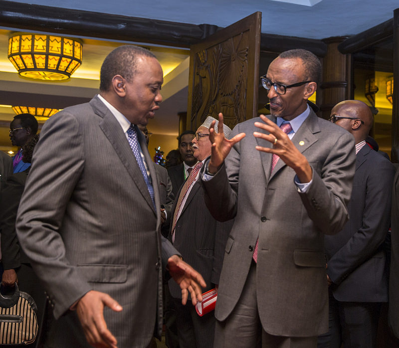 President Kagame speaking to Kenya's President Uhuru Kenyatta at the sideline of 8th Northern corridor summit in Nairobi