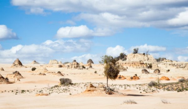 Lake Mungo region, Australia. A new study refutes an earlier landmark study that claimed to recover DNA sequences from the oldest known Australian, Mungo Man.