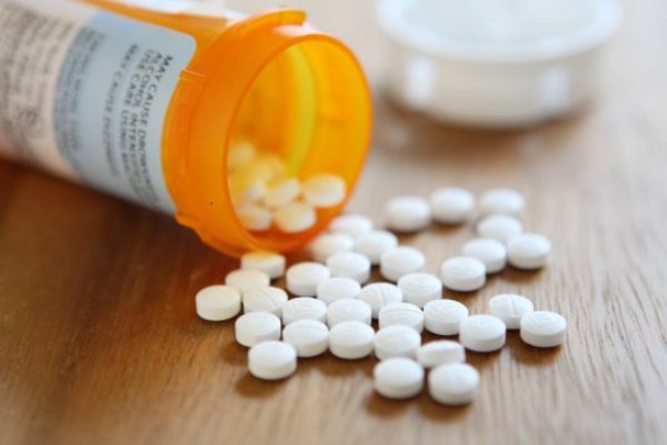 Treatment with statins, the pharmacological agents of choice for LDL-C-lowering therapy in cardiovascular prevention, is associated with weight gain and a higher incidence of new-onset type 2 diabetes, say researchers.