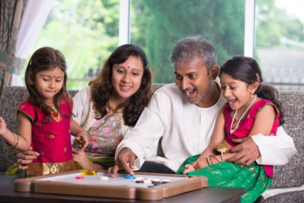 A new study suggests that for family closeness, people should strongly consider sharing leisure time at home.