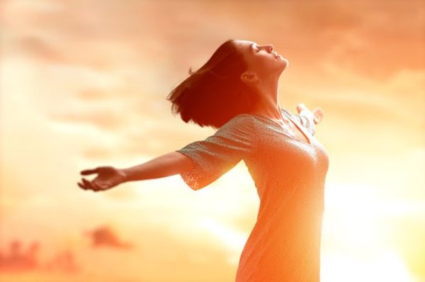 Does sunshine make you happy? If you're able to soak up enough sun, your level of emotional distress should remain stable. Take away sun time, though, and your distress can spike.