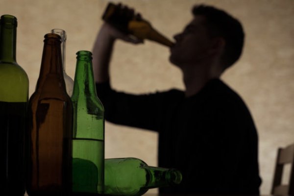 Teenage binge drinking is a major health concern in the United States, with 21 percent of teenagers reporting they have done it during the past 30 days.
