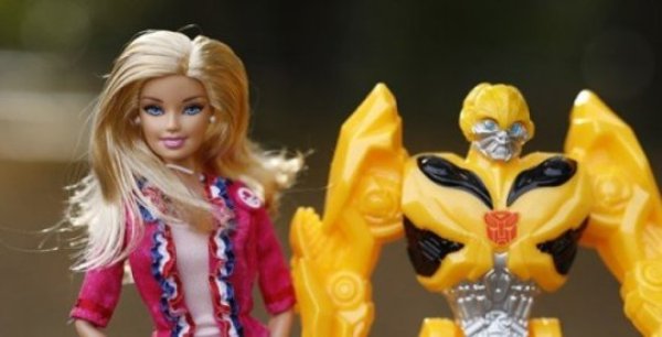 Facial recognition study of toy faces finds women are better at identifying different Barbie faces and men are better at identifying different Transformer faces.