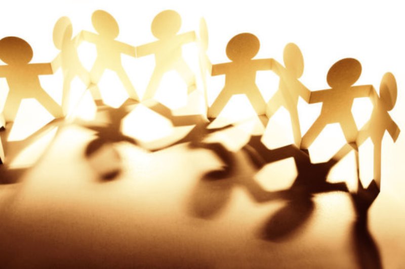 This research demonstrates how increased network efficiency is achieved through investment in a few strong links between non-kin friends connecting unrelated families, as well as showing that strong friendships are more important than family ties in predicting levels of shared knowledge among individuals.