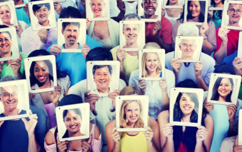 People appear to be better than chance at correctly matching people's names to their faces, suggests new research.