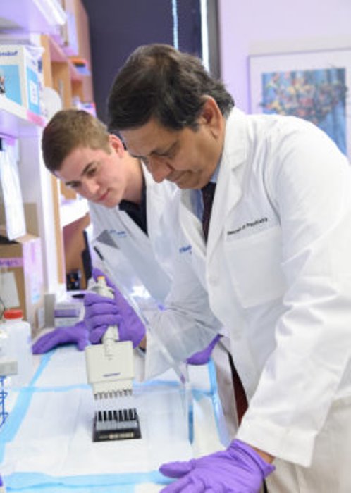 A study from Dr. Madhukar Trivedi (front) demonstrated that measuring a depressed patient’s C-reactive protein level can help doctors prescribe an antidepressant that is more likely to work.