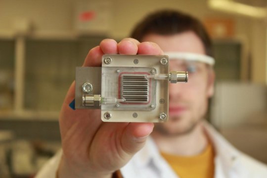 The new device must only be exposed to light in order to purify air and generate power.