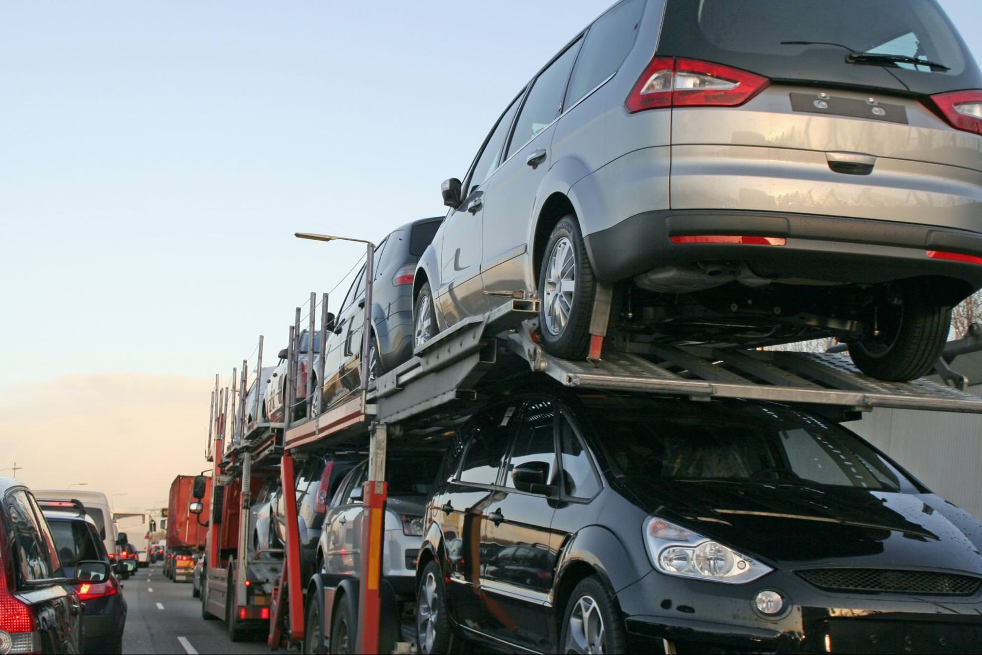 The increase in vehicle imports aligns with the rising demand for permanent driving licenses. Over the past three years, 143,864 residents obtained permanent driving licenses.