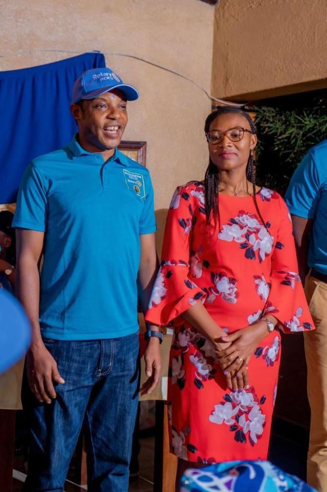 Supported by his wife, Rtn Daniel Okechukwu, the Country Representative of GGGI in Rwanda joined Rotary. He said that it was long overdue because his uncle is a great Rotarian. Okechukwu also stressed that so much has been done in Nigeria by Rotary that he was inspired to continue the legacy.