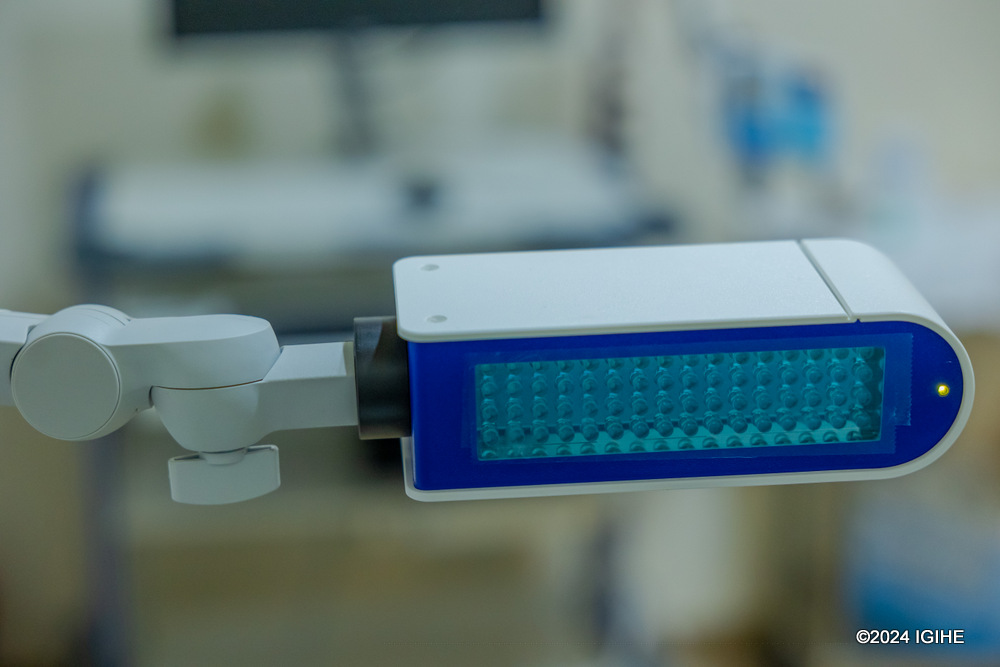 This device emits radiation that is directed at a patient's face, allowing the doctor to identify issues related to nerve and brain damage.