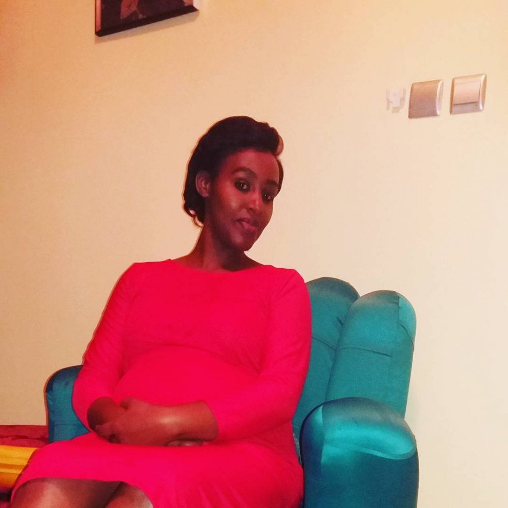 The wife of Tom Close Niyonshuti Ange Tricia is pregnant.