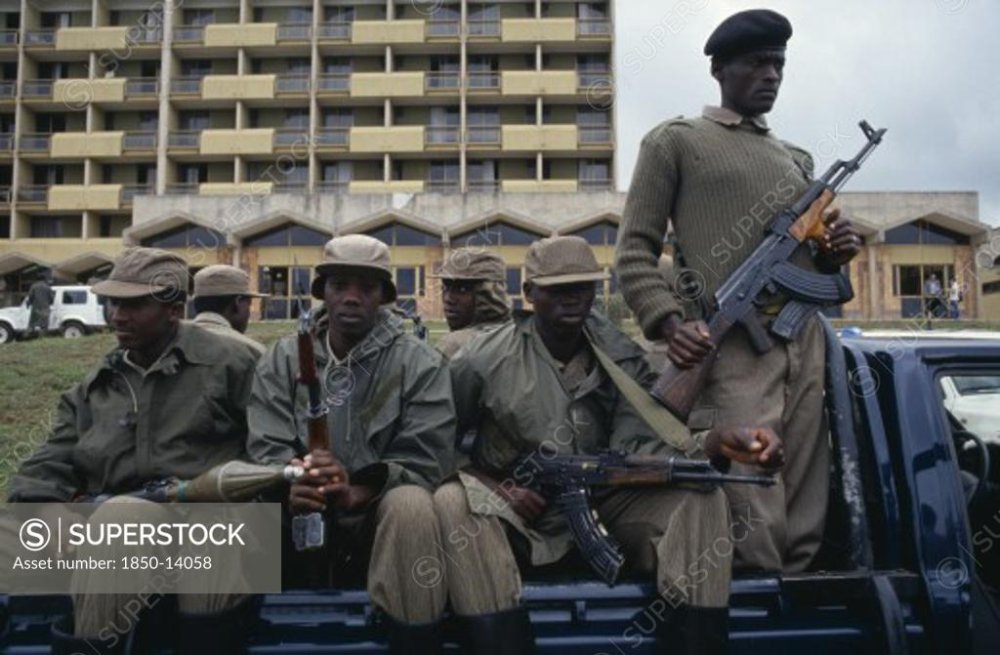 The provocations extended beyond government forces, with members of the CDR party, notorious for violence, also antagonizing the RPA and setting up barriers for its representatives. 