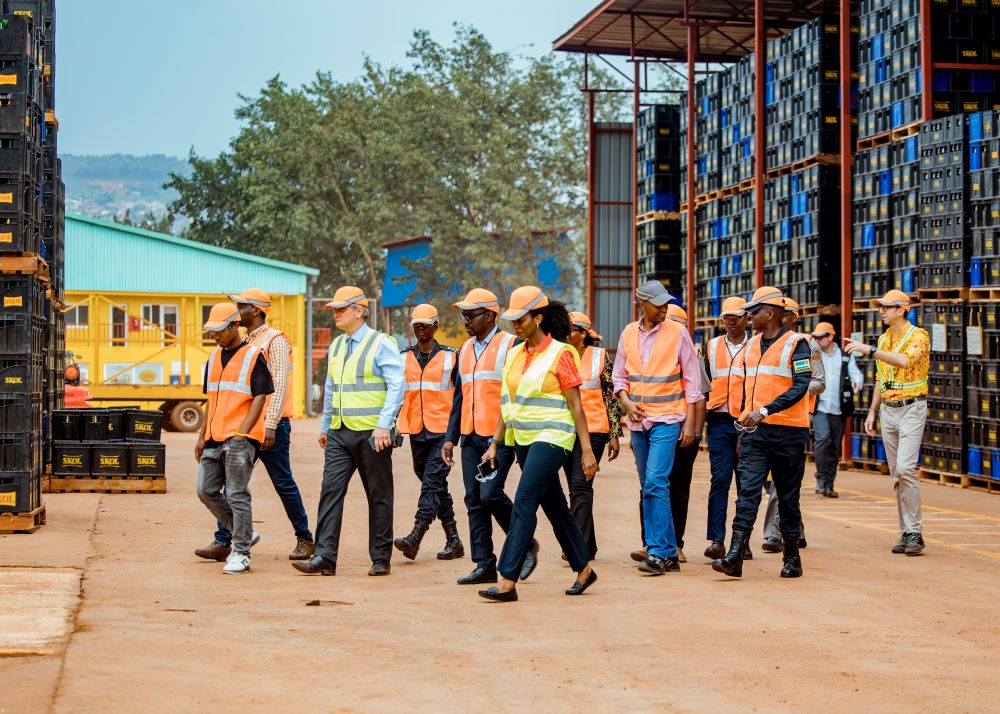 Minister Sebahizi commended SKOL for its contribution to Rwanda’s manufacturing sector and reaffirmed the government’s commitment to supporting local industries.