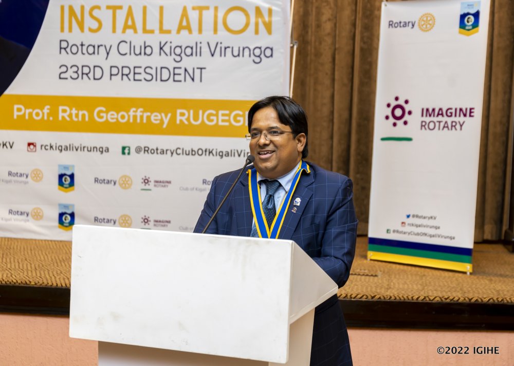 The outgoing President of Rotary Club Kigali Virunga speaking at the event. 