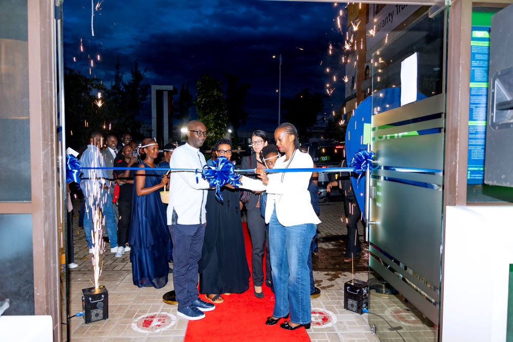 Patience Mutesi, Managing Director of BPR Bank Rwanda and Jean Bosco Iyacu, CEO of AFR cutting the ribbon at the launch of Ikamba. 
