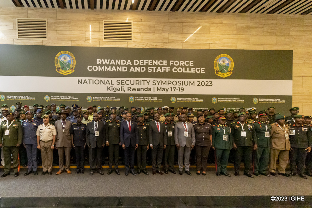 Participants of the symposium in a group photo. 