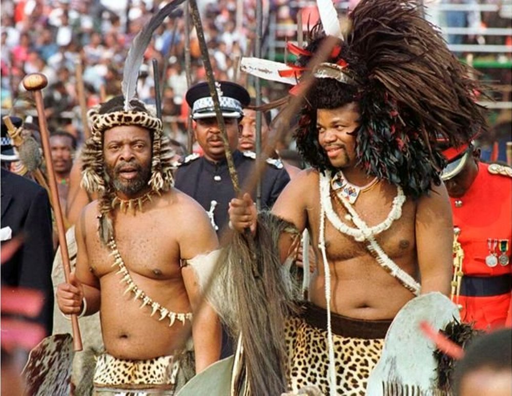Eswatini King Mswati III (right) is joined by his brother-in-law Zulu King Goodwill Zwelithini (left) for the celebration of his 30th birthday on September 6, 1998. Photo File AFP