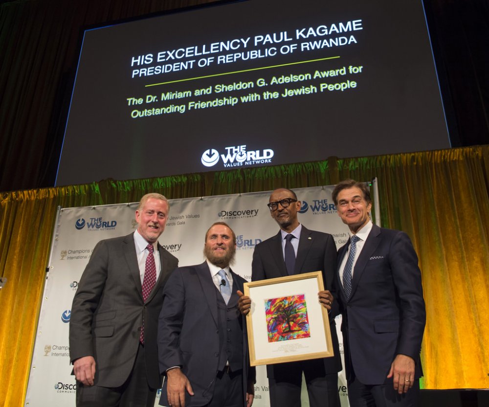 President Paul Kagame receiving the award from The World Values Network founded by Rabbi Shmuley Boteach (second from left).