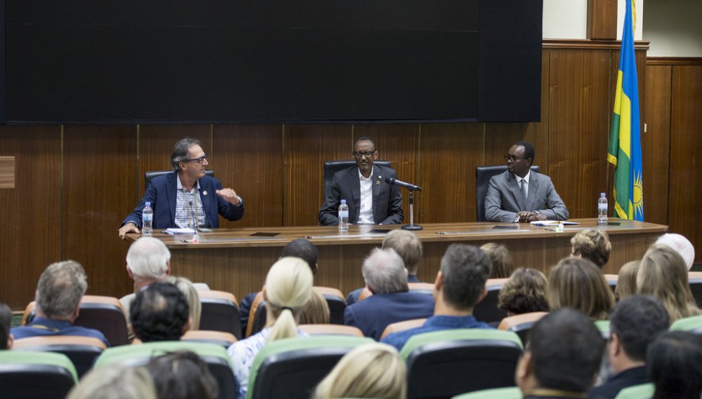 President Paul Kagame discussed with members of the Young Presidents’ Organisation.