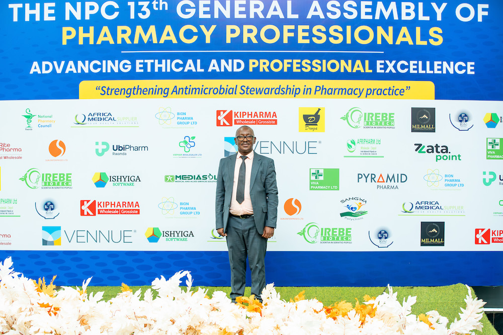 Professor Pastor Egide Kayitare, a Pharmaceutics lecturer at the University of Rwanda for 26 years, has been elected as the Chairperson of the Rwanda National Pharmacy Council.