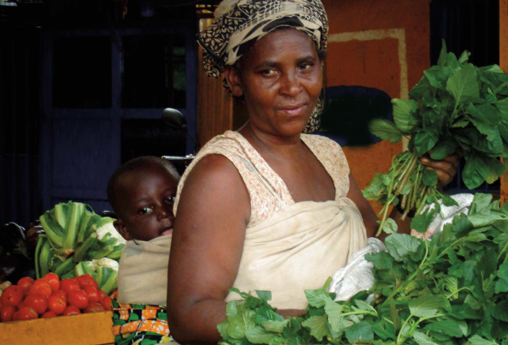 “Even when my mother had a lot of work, my father or my grandmother would take care of me. I saw this grandmother with her grandson, and it reminded me of myself as a child. The development of children requires good parenting, and this family is a great example.” Valentine Niyonkuru (17)