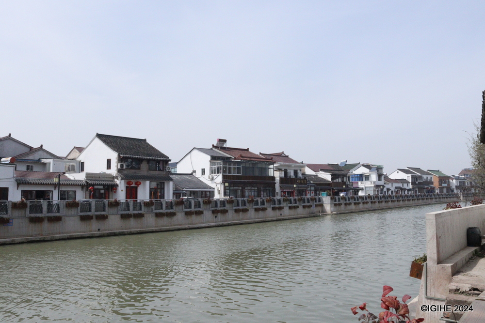 Li River stands as one of the principal waterways in Yixing City.