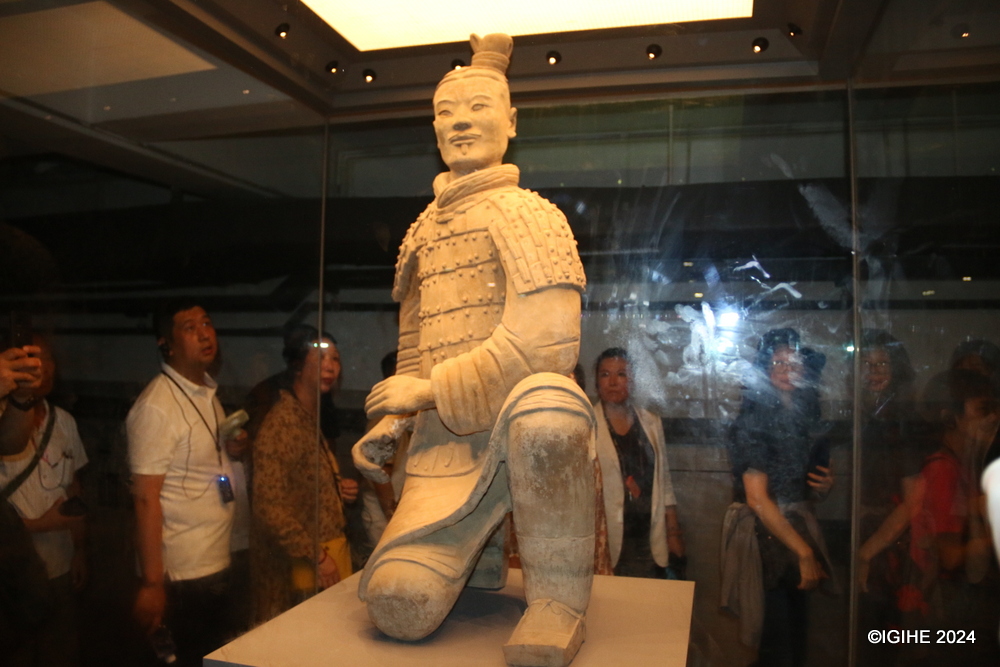 Kneeling Archer is one kind of armored infantryman. The figure was unearthed from the center of the archer formation, which is located northeast of Pit 2. The pose of both hands evidences that this figure held one crossbow originally. Altogether 160 kneeling archers were found in Pit 2.