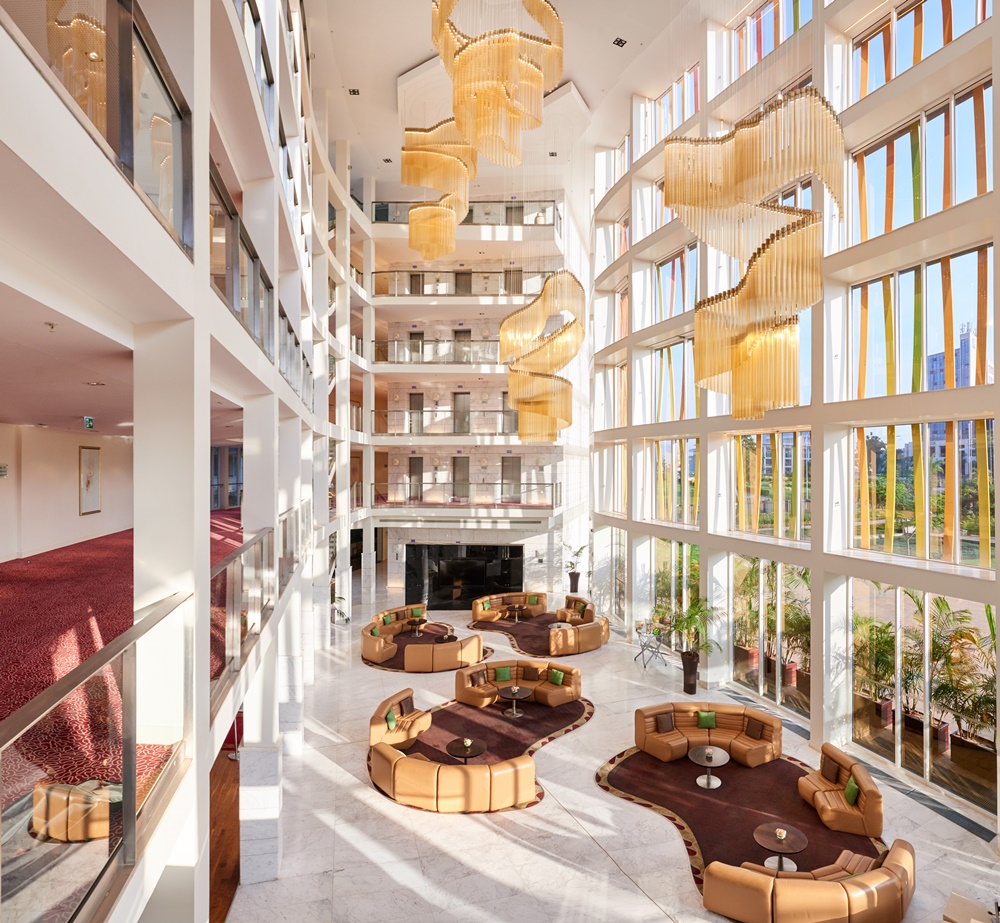 Radisson Blu is an upper-upscale hotel brand that delivers a positive and personalized service in stylish spaces.