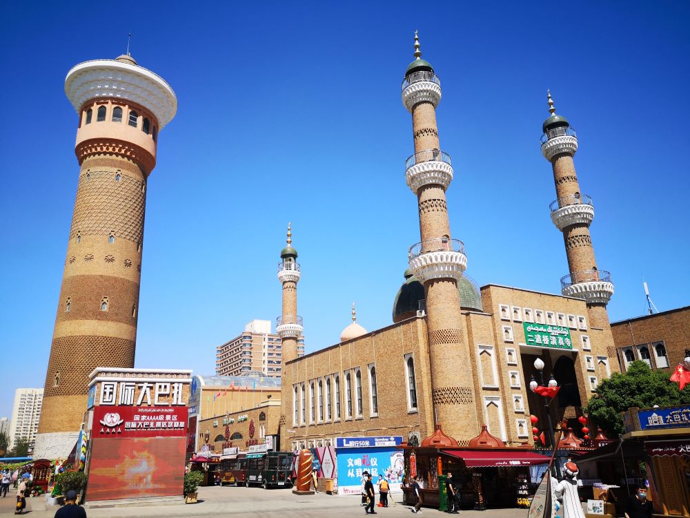 Xinjiang is home to the biggest bazaar in China.