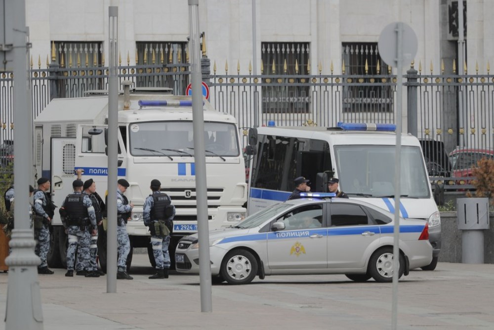 Policemen stand guard in Moscow, Russia, June 24, 2023.(Photo by Alexander Zemlianichenko Jr/Xinhua)