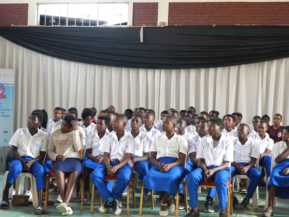 The youths mostly comprised students from secondary schools in Rubavu District and members of youth peace groups from Uganda and the the Democratic Republic of Congo. 
