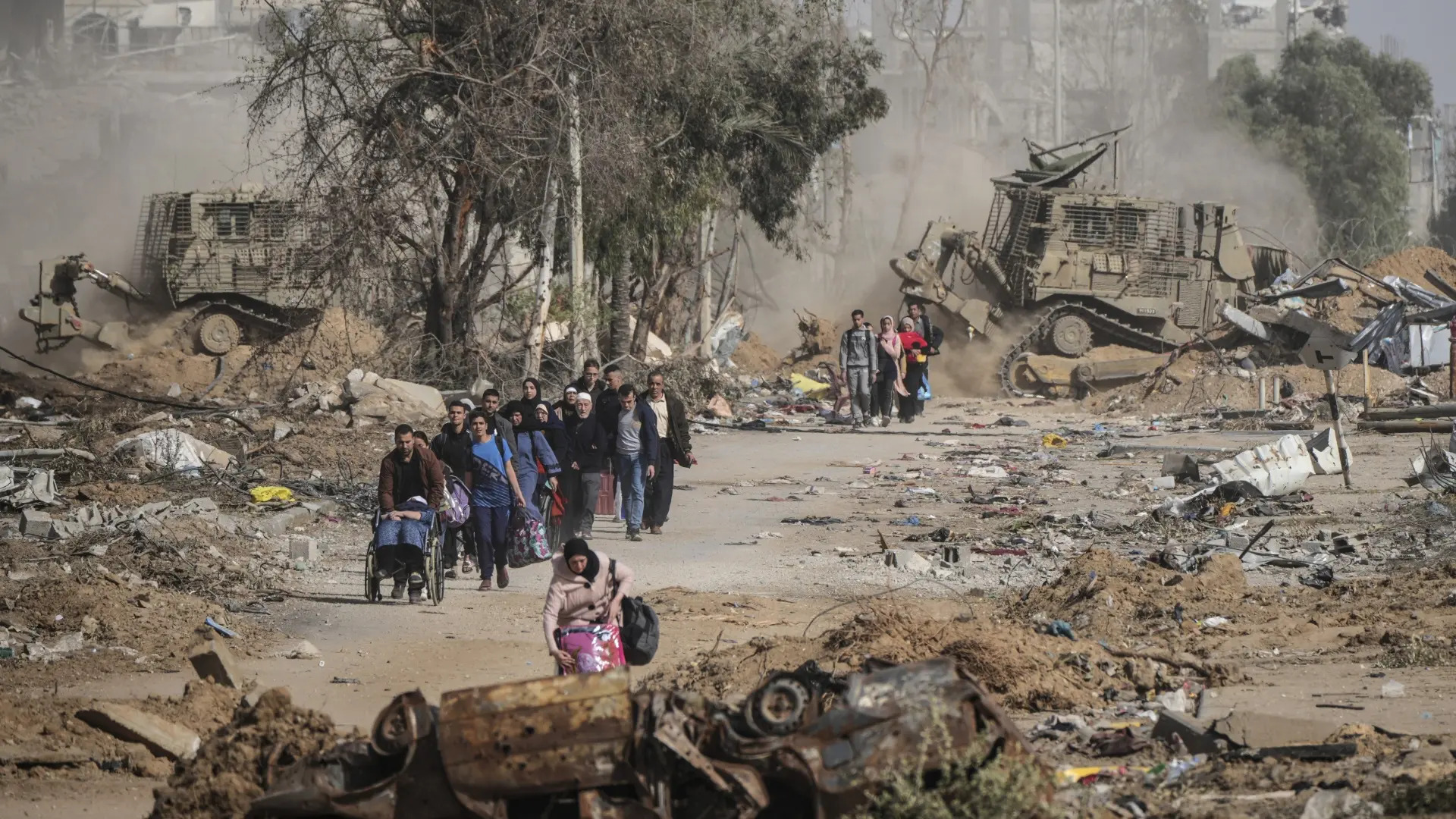 Residents of the Gaza Strip returning to their homes after months of fighting are facing a new and deadly challenge: unexploded bombs and other remnants of war scattered across the region.