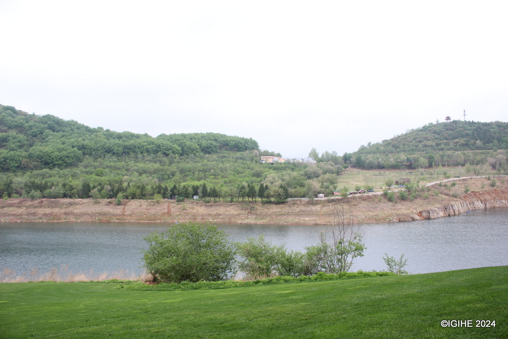 Jinhai Lake Scenic Area is located 15 kilometers east of Beijing Pinggu District.