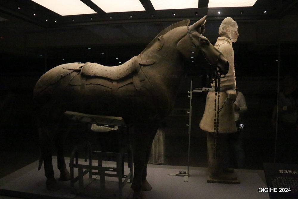 Qin Shihuang ordered the construction of the Terracotta Army and Horses to protect him in the afterlife.