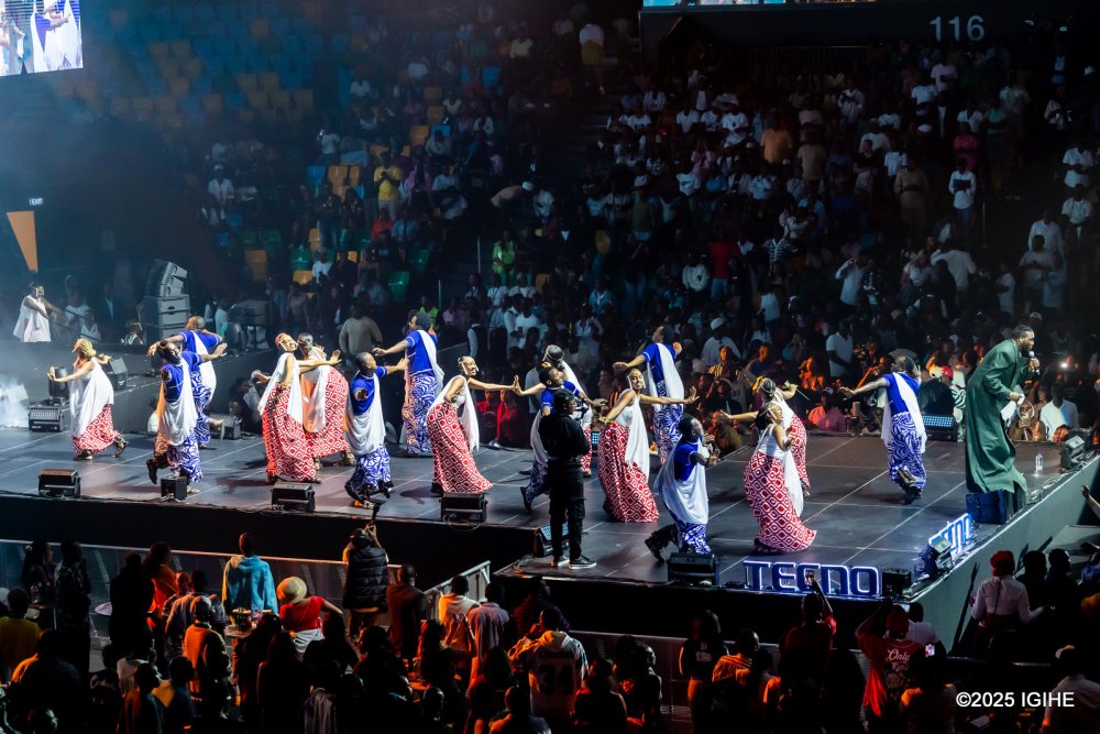 Cultural pride was evident when "Naremeye" was performed alongside the traditional Itorero Inyamibwa dancers, blending Kinyarwanda dance with The Ben’s artistry.