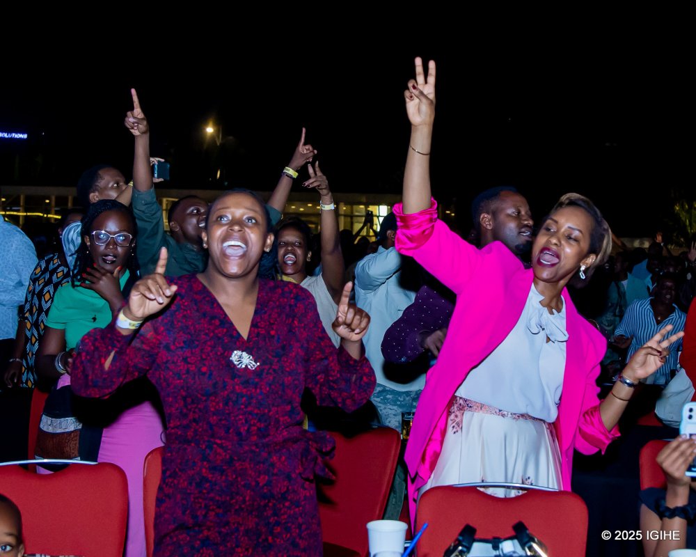 Those who attended the concert occasionally joined in with some dancing.
