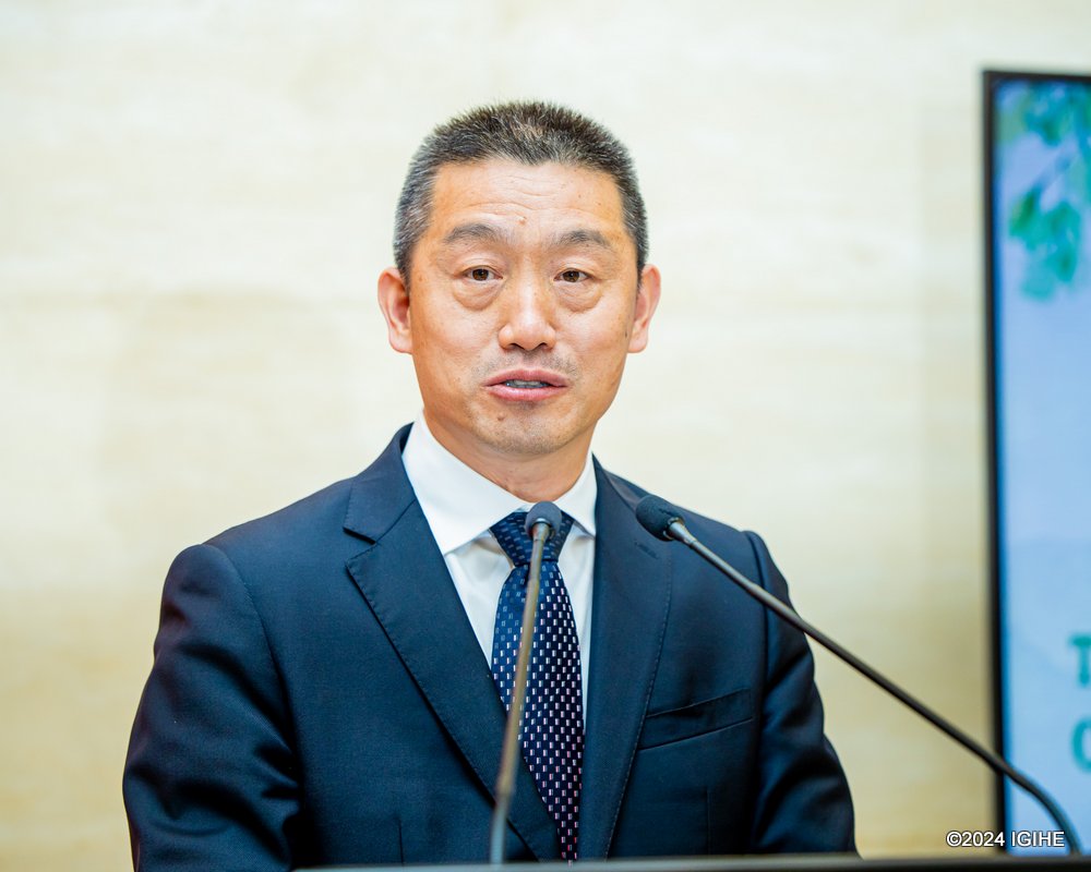China's Ambassador to Rwanda, Wang Xuekun, congratulated the scholarship recipients, encouraged them to seize the opportunity and make the most of their time in China.