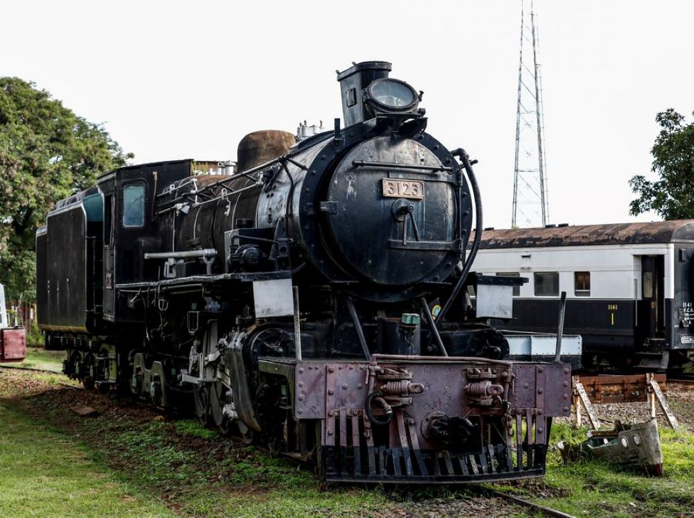 Photo taken on Nov. 27, 2023 shows a locomotive prototype at the Nairobi Railway Museum in Nairobi, Kenya. (Xinhua/Li Yahui)