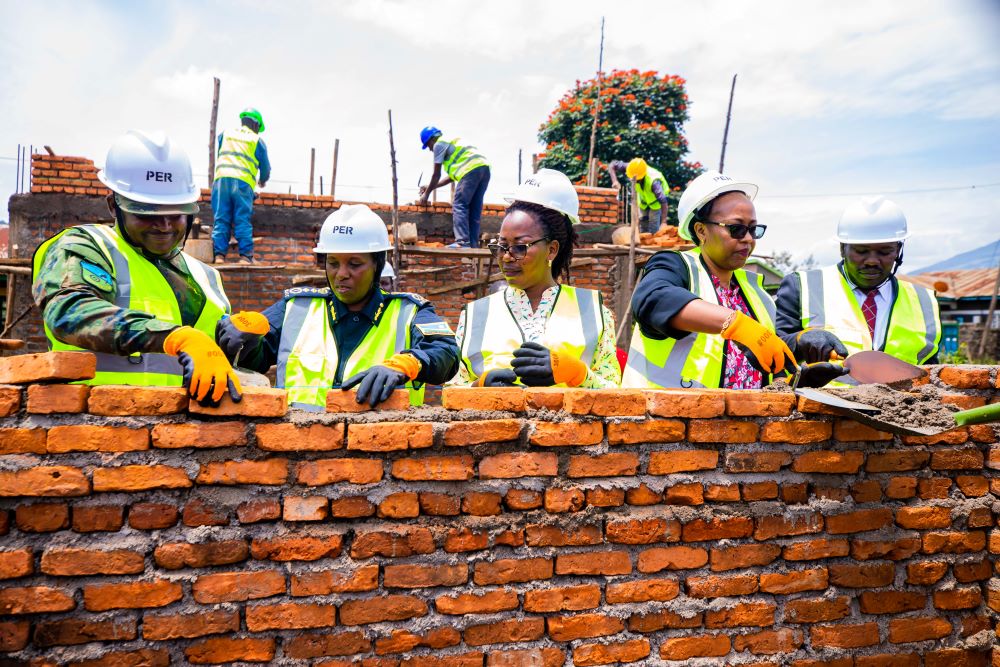 In Burera District, Kagogo Sector, Nyarubuye Cell, the Deputy Inspector General of Police (DIGP) in charge of Administration and Personnel (DCG) Jeanne Chantal Ujeneza laid a foundation stone for the construction of Early Childhood Development (ECD) centre and handed over a cheque of Frw5 million to support a local cooperative of Agents of Change composed of rehabilitated drug addicts.