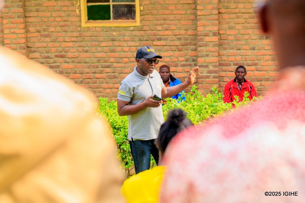 The management of Spark provides support to beneficiaries through training and financial support.