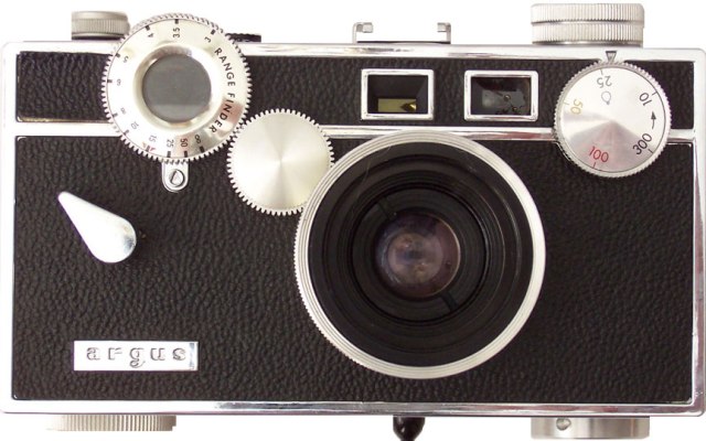 Argus C3, 1939 | this popular 35mm camera sold between the late 1930s and mid-1960s with few design changes