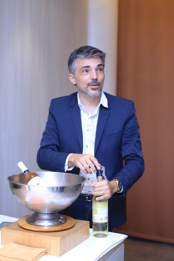 The Manager of the Wine Club operating in Radisson Blu Hotel, Mauro Pavesi told IGIHE that the drive to launch the wine knowledge program was mainly to educate people about the beverage